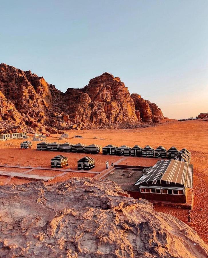Desert Moon Camp Вади Рум Екстериор снимка