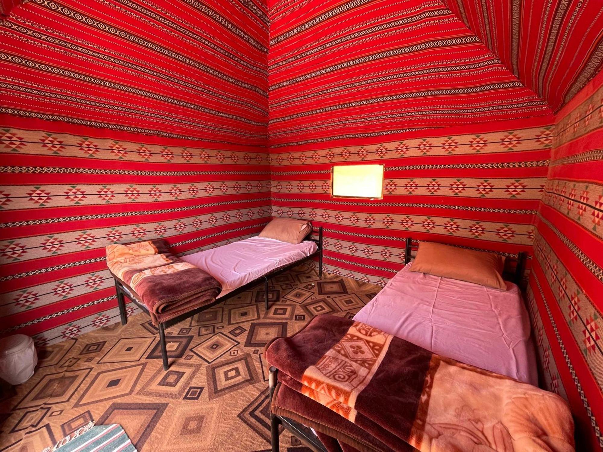 Desert Moon Camp Вади Рум Екстериор снимка