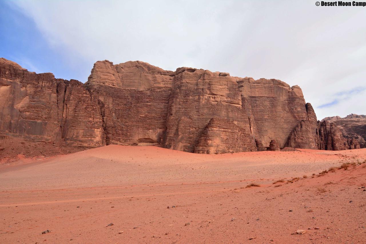 Desert Moon Camp Вади Рум Екстериор снимка